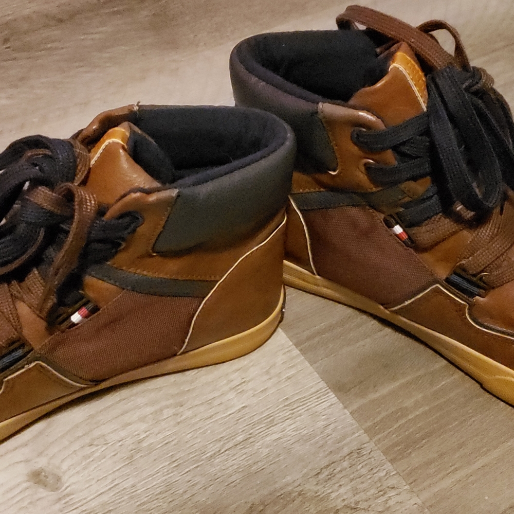 Tommy Hilfiger High Top Shoes Brown Sneaker Leather Size 5 Never Worn